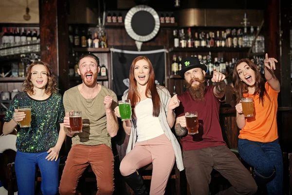 People Celebrating Saint Patrick Day Pub — Stock Photo, Image