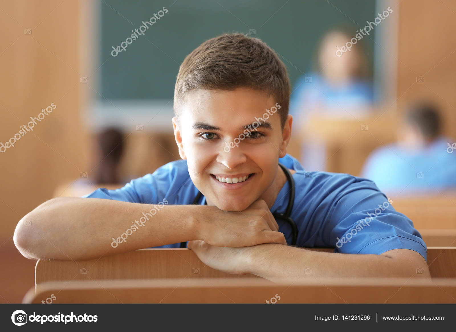 студенты парни 18. студенты парни 18. молодой парень студент. парень студент. портрет современного студента фото.