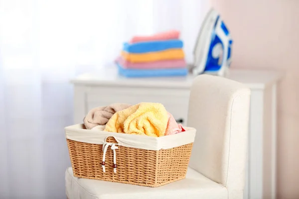 Towels on bathroom table — Stock Photo, Image