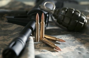 Askeri kamuflaj giyim sette