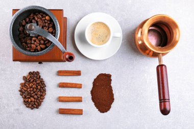 Malzemelerle taze kahve
