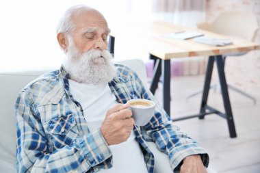 kahve ile komuta sizde  