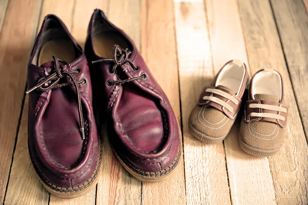 Zapatos para padre e hijo — Foto de Stock