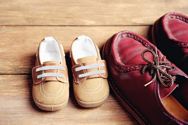 Zapatos para padre e hijo — Foto de Stock