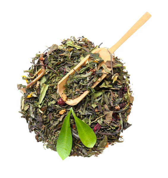 Green tea in wooden spoon — Stock Photo, Image