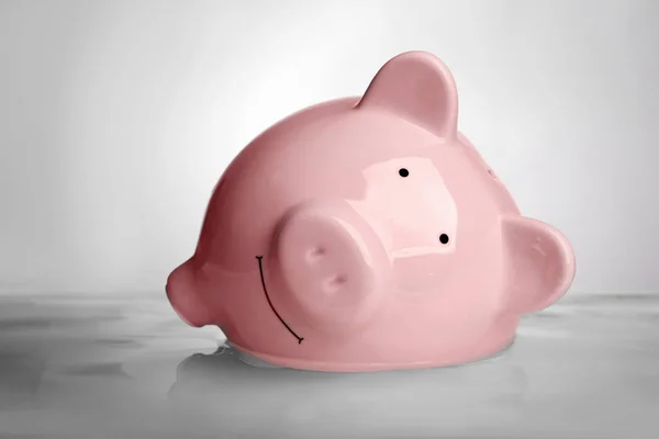 Pink piggy bank — Stock Photo, Image