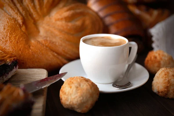 Cup of coffee and bakery — Stock Photo, Image