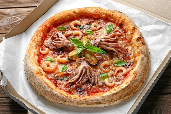 Heerlijke zeevruchten pizza — Stockfoto