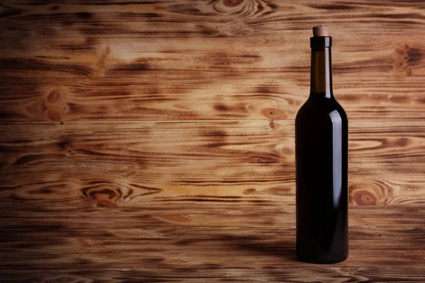 Mantarlı şarap şişesi. — Stok fotoğraf