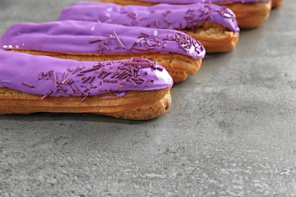 Délicieuses éclairs vitrées — Photo