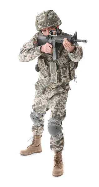 Soldado Camuflagem Tendo Como Objetivo Isolado Branco — Fotografia de Stock