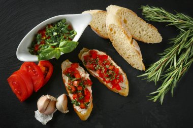 Lezzetli bruschetta kompozisyon