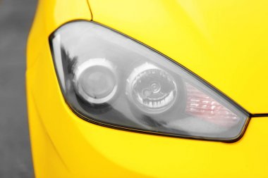 Sarı araba Far closeup