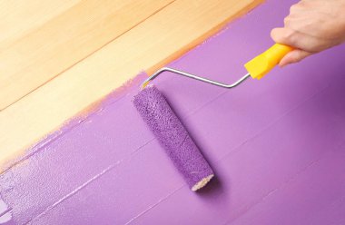 El boyama yüzey Mor boya ile