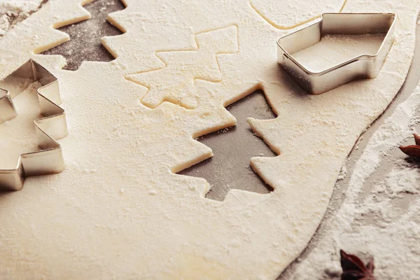 Hacer galletas para la fiesta de Navidad —  Fotos de Stock
