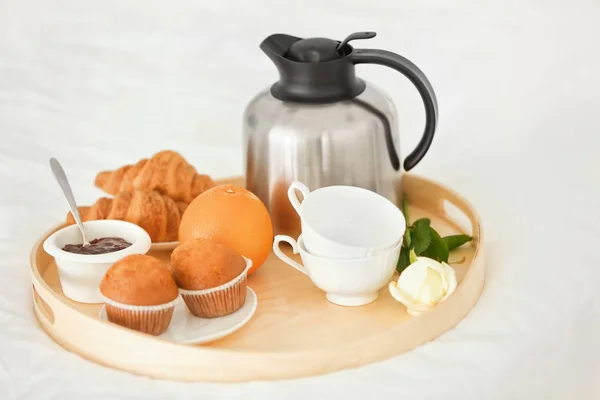 Nybryggt kaffe med frukost — Stockfoto