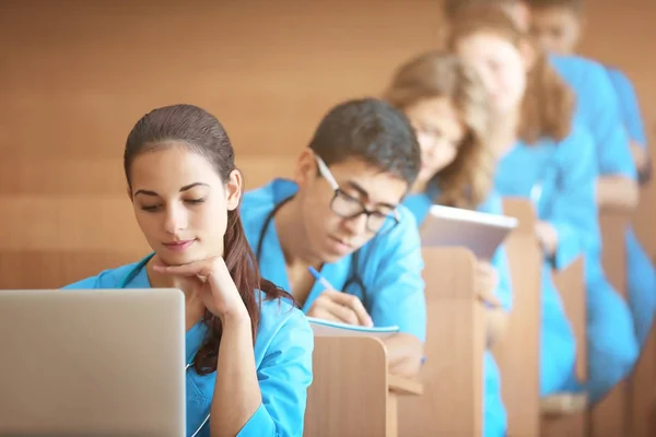 Studenti Medicina Intelligente Lezione Chiuso — Foto Stock