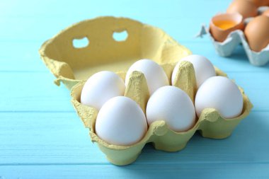 Paket içinde çiğ yumurta 