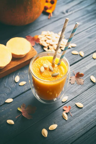 Glas verse pompoen-smoothie — Stockfoto