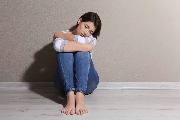 Depressed young woman — Stock Photo, Image