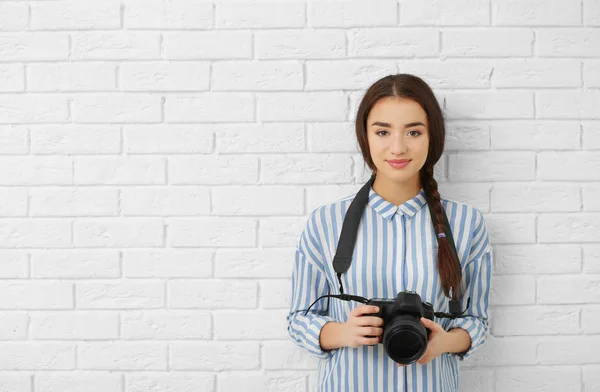 Krásný mladý fotograf — Stock fotografie