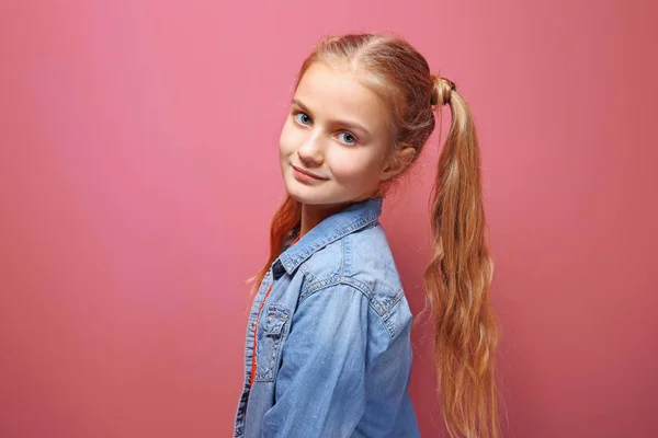 Emotional little girl — Stock Photo, Image