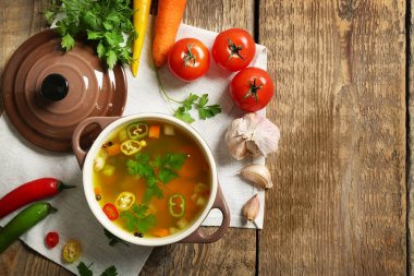 Taze sebze ve çorba 