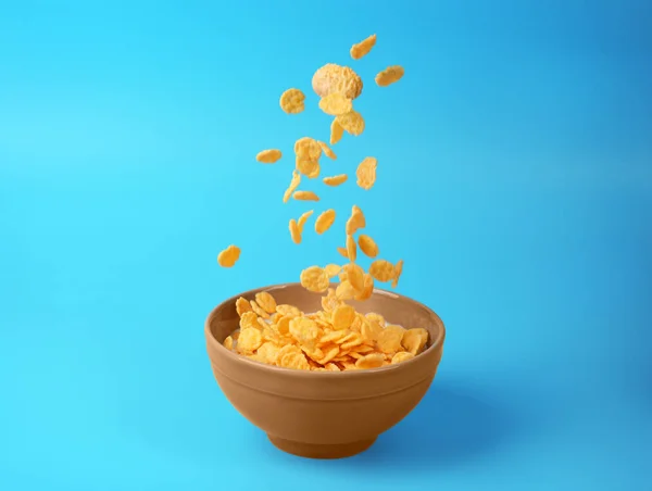 Cuenco con copos de maíz — Foto de Stock