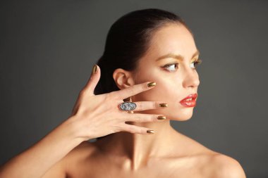  Tatil makyaj kadınla