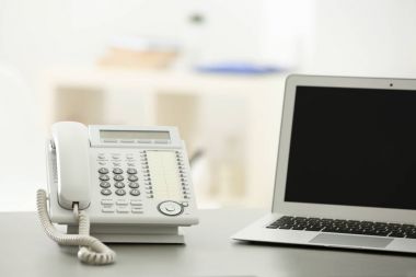Telefon ve modern dizüstü