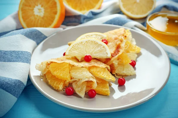 柑橘系の果物のおいしいパンケーキ — ストック写真