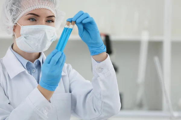 Tubos de ensaio para cientistas — Fotografia de Stock