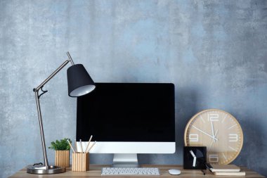 Modern tasarımcı çalışma alanı