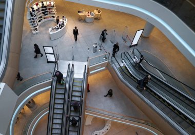 Alışveriş Merkezi modern yürüyen merdiven