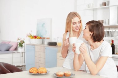 Genç lezbiyen çift 