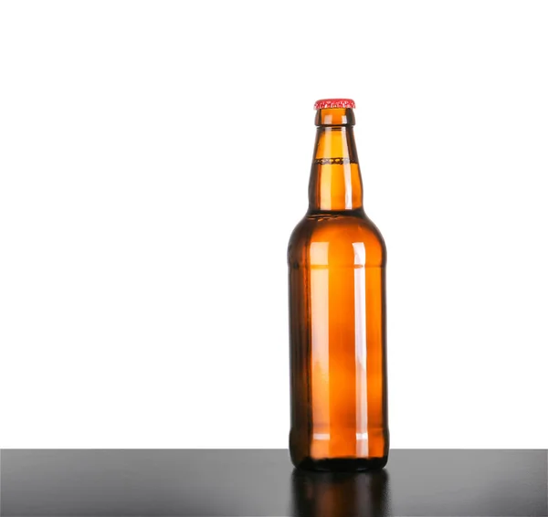 Flasche kaltes Bier — Stockfoto