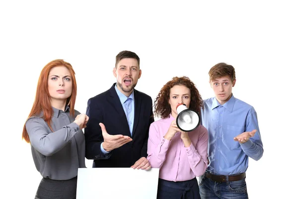 Grupp av protesterande ungdomar i office kläder på vit bakgrund — Stockfoto