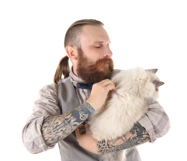 Homem Barbudo Jovem Com Gato Fofo Isolado Branco — Fotografia de Stock