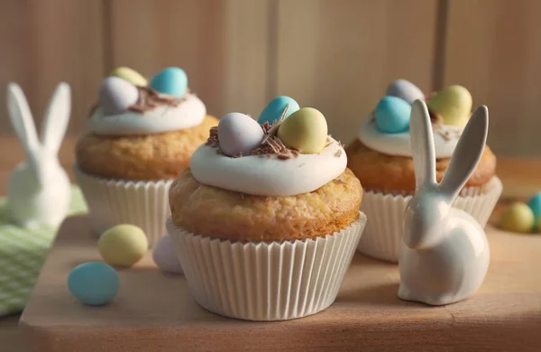 Delicious Easter cupcakes — Stock Photo, Image