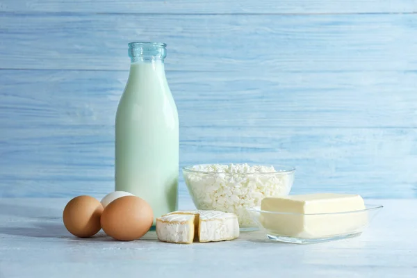 Diferentes productos lácteos — Foto de Stock