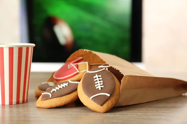 Galletas para ver el partido de fútbol en casa —  Fotos de Stock