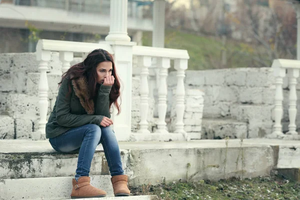 Depressieve jonge vrouw — Stockfoto