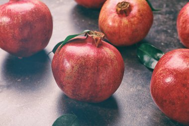 Olgun kırmızı nar 