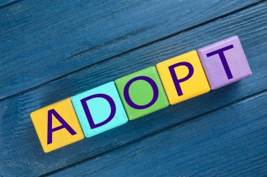 Renkli küpleri ile kelime evlat edinmek 