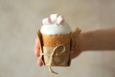 Paskalya kek tutan el 