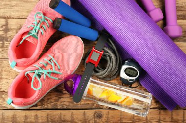 Ahşap arka plan eğitim için kıyafet