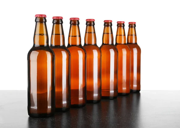 Bottiglie di birra alcolica e — Foto Stock