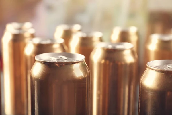 Gouden blikjes bier — Stockfoto