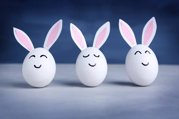 Huevos de Pascua con orejas — Foto de Stock