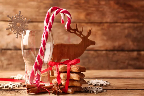 Decoración de Navidad con bastones de caramelo — Foto de Stock